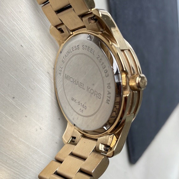 Michael Kors gold tone watch - Picture 4 of 6